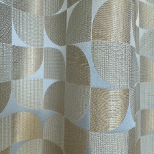 Falstaff - Szürke alapon bézs színű geometrikus mintás jacquard dekor függöny egyedi méretre varrva