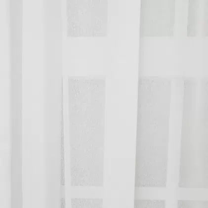 Fehér sablé függöny  egyedi méretre varrva