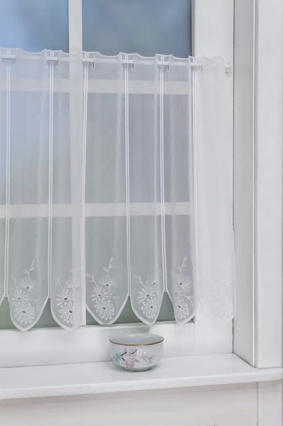 Marietta – Fehér, hímzett, margaréta mintás  voile vitrázs függöny  1010040381