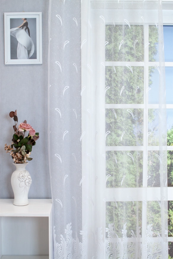 Fehér szórtmintás bordűrös jacquard 54102/180