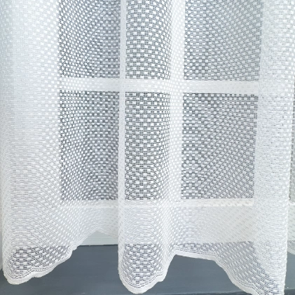 Fehér színű bordűrős jacquard függöny egyedi méretre varrva
