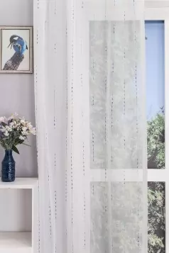 Hímzett csíkos voile függöny egyedi méretre varrva