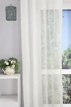 Egyszínű, bézs batiszt szövésű függöny egyedi méretre varrva